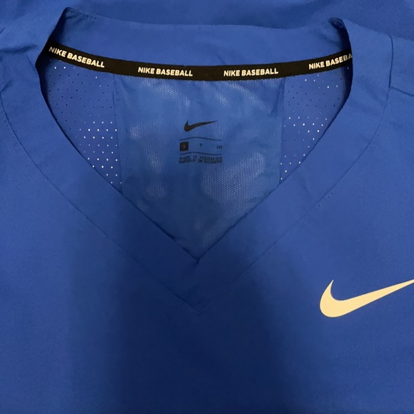 Nike Dry-Fit Shirt - Picture 3 of 6